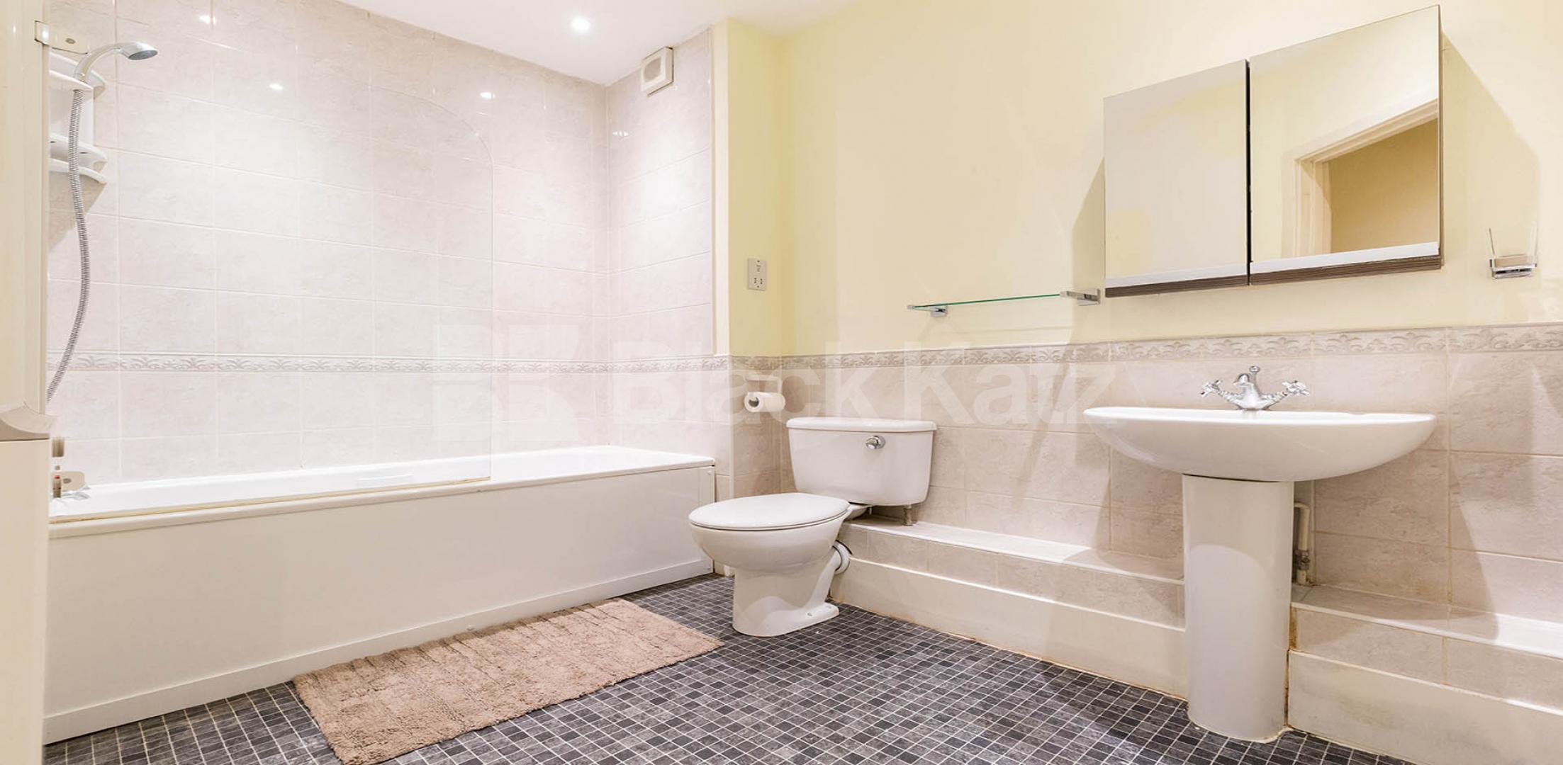 			1 Bedroom, 1 bath, 1 reception Apartment			 Celandine Drive, Dalston / Haggerston